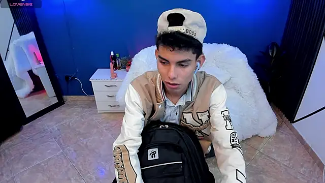 Room 69x online show from 12/04/25, 03:16