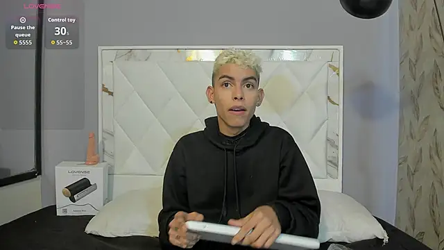 Room 69x online show from 01/15/26, 03:54