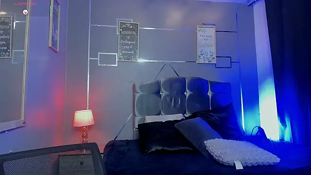 Room 69x online show from 10/18/25, 03:19