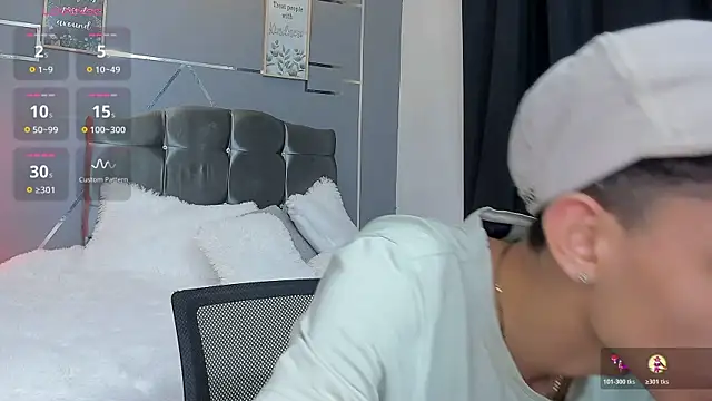 Room 69x online show from 11/07/25, 03:44