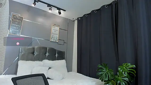 Room 69x online show from 11/23/25, 02:54