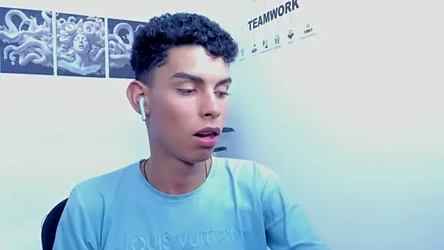 Room 69x online show from 11/21/25, 03:16