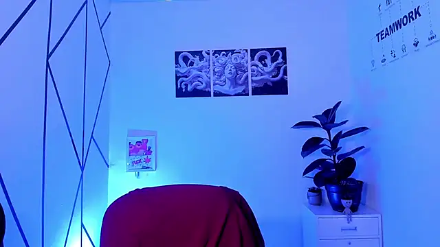 Room 69x online show from 10/21/25, 03:17