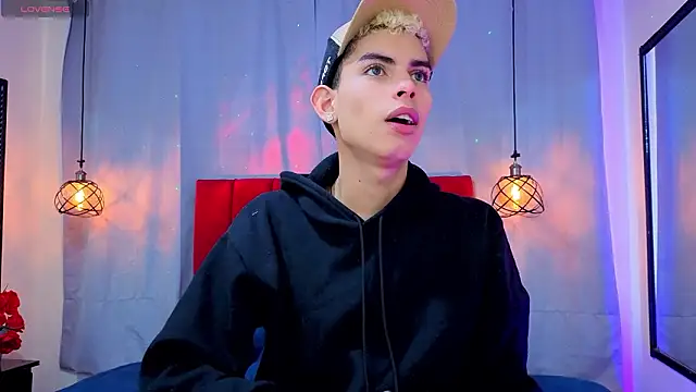 Room 69x online show from 03/04/26, 12:35