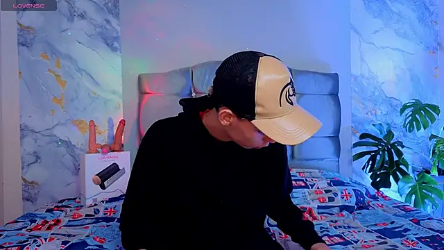 Room 69x online show from 04/15/26, 12:53