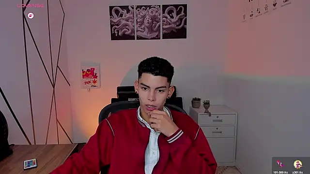 Room 69x online show from 10/28/25, 03:29