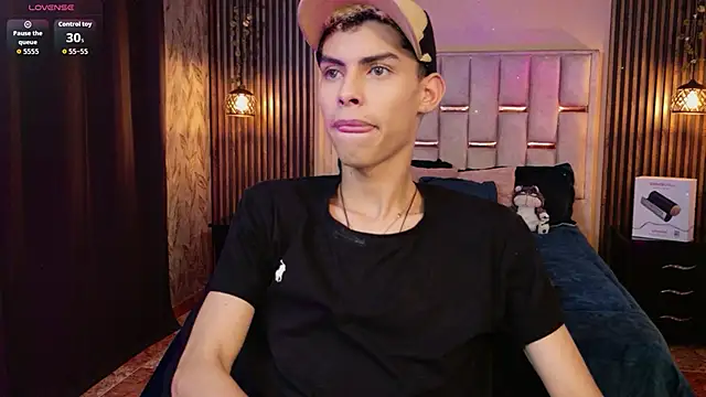 Room 69x online show from 04/11/26, 08:12