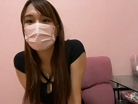 Snapshot of rad_chan chatting on 10/04/25, 05:31 rad chan online show from 10/04/25, 05:31