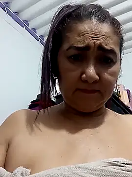 linda luna29 online show from 11/02/25, 01:21