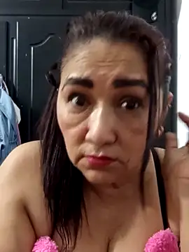 linda luna29 online show from 10/18/25, 02:57