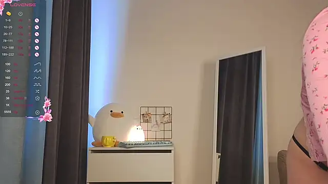 roxydolll online show from 04/17/26, 02:03