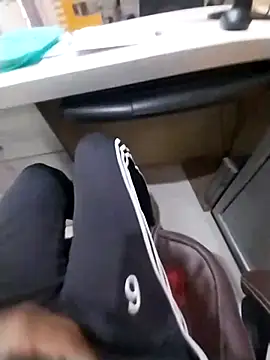 Snapshot of kiss_like_choco11 chatting on 10/19/25, 11:02 kiss like choco11 online show from 10/19/25, 11:02