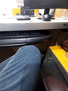 Snapshot of kiss_like_choco11 chatting on 10/13/25, 10:39 kiss like choco11 online show from 10/13/25, 10:39