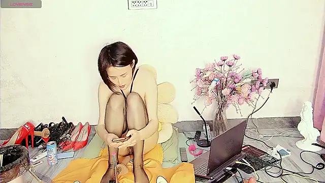 Solsken  online show from 12/04/25, 04:28