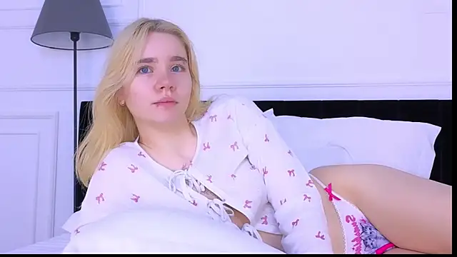 ANNABELLE LU online show from 11/13/25, 02:48