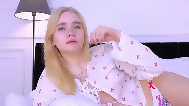 ANNABELLE LU online show from 10/23/25, 05:17