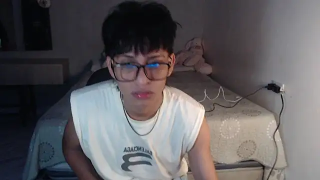 Snapshot of sung_yol chatting on 09/18/25, 06:05 sung yol online show from 09/18/25, 06:05