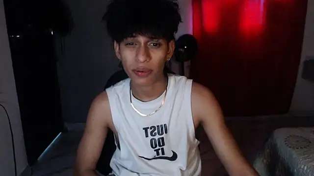 Snapshot of sung_yol chatting on 10/14/25, 08:09 sung yol online show from 10/14/25, 08:09