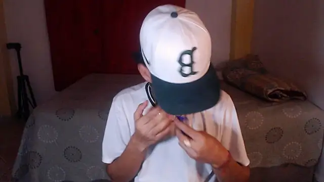 Snapshot of sung_yol chatting on 10/31/25, 02:30 sung yol online show from 10/31/25, 02:30