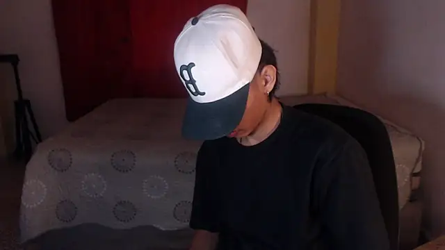 Snapshot of sung_yol chatting on 10/31/25, 08:38 sung yol online show from 10/31/25, 08:38