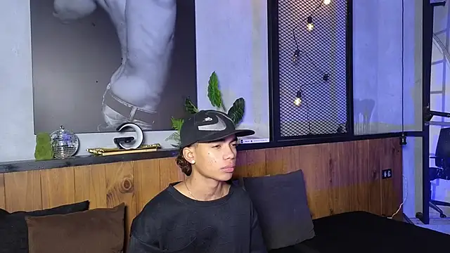 AlanCutee online show from 04/21/26, 12:01