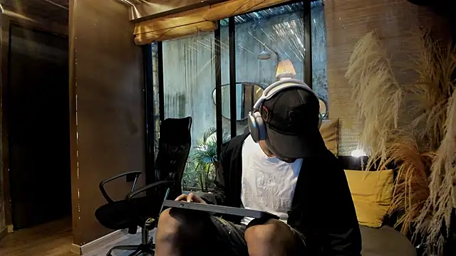 AlanCutee online show from 12/16/25, 11:36