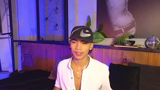 AlanCutee online show from 04/23/26, 12:29