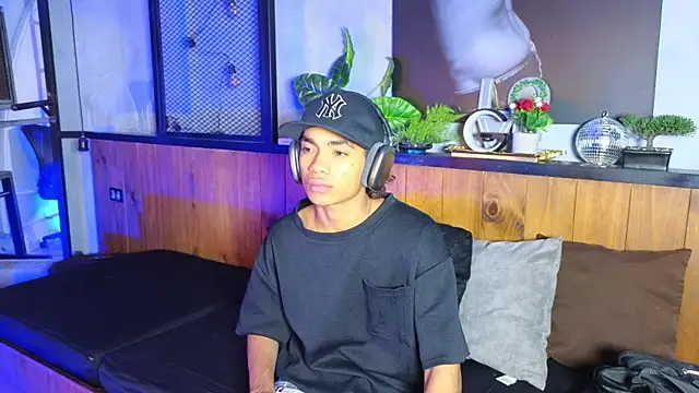 AlanCutee online show from 05/04/26, 12:19