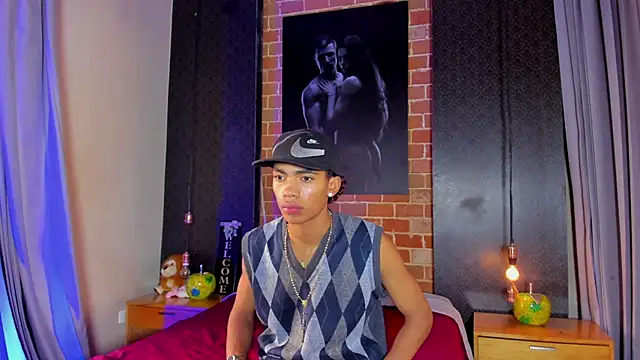 AlanCutee online show from 04/19/26, 01:34