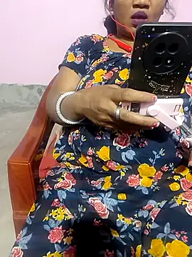 Cute-Swewty online show from 10/28/25, 02:49