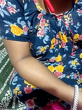 Cute-Swewty online show from 11/13/25, 03:49