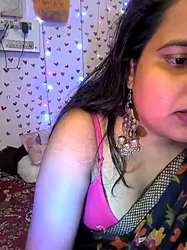 Snapshot of QueerSofty chatting on 10/05/25, 01:13 QueerSofty online show from 10/05/25, 01:13