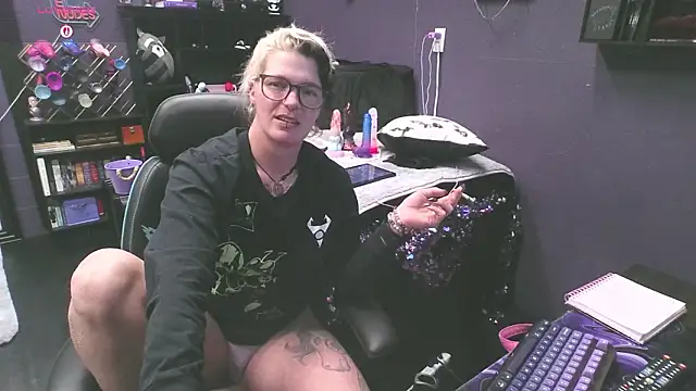 oddywithabody online show from 02/19/26, 07:16