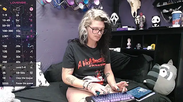 oddywithabody online show from 11/29/25, 06:13