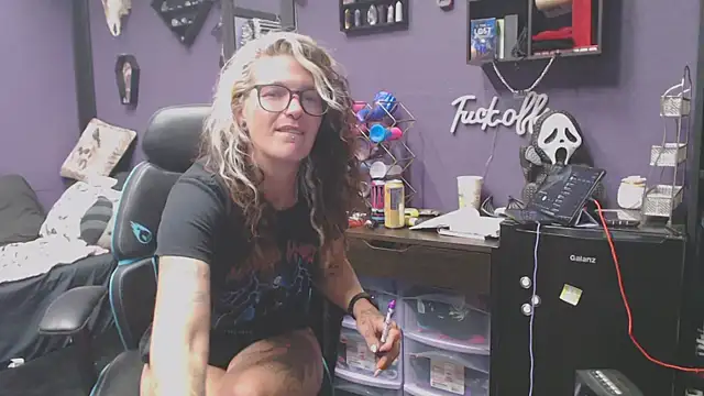 oddywithabody online show from 10/13/25, 07:10