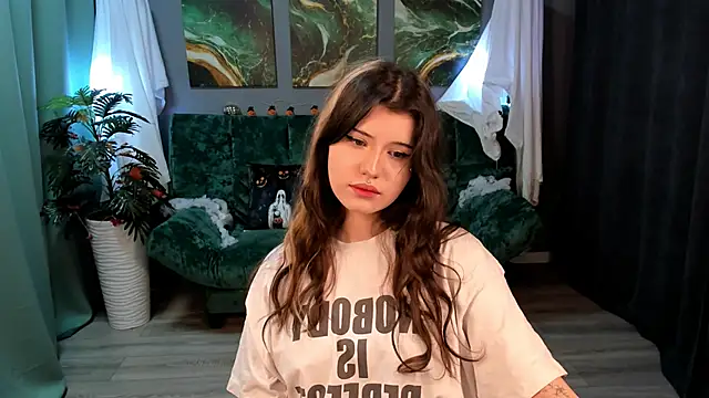 AnoraDark online show from 11/05/25, 06:33