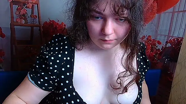 Snapshot of NeonilaLisova chatting on 02/15/26, 07:51 NeonilaLisova online show from 02/15/26, 07:51