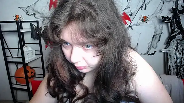 Snapshot of NeonilaLisova chatting on 11/08/25, 06:06 NeonilaLisova online show from 11/08/25, 06:06