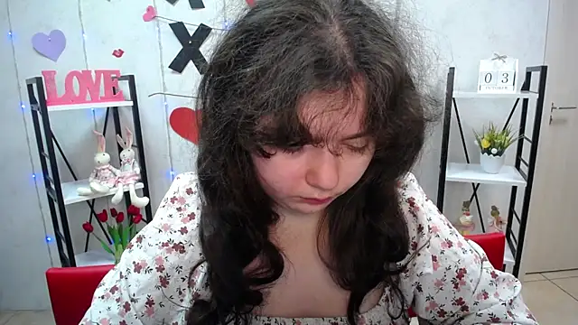 Snapshot of NeonilaLisova chatting on 10/04/25, 05:09 NeonilaLisova online show from 10/04/25, 05:09