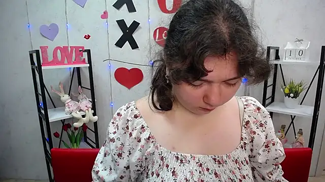 Snapshot of NeonilaLisova chatting on 10/12/25, 05:31 NeonilaLisova online show from 10/12/25, 05:31