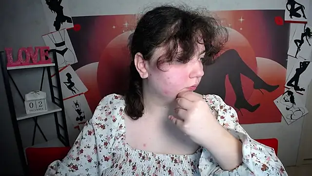 Snapshot of NeonilaLisova chatting on 12/02/25, 12:18 NeonilaLisova online show from 12/02/25, 12:18