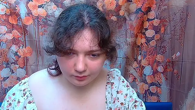 Snapshot of NeonilaLisova chatting on 11/22/25, 06:23 NeonilaLisova online show from 11/22/25, 06:23