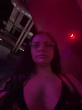 Snapshot of vixxnovalee chatting on 02/13/26, 04:23 vixxnovalee online show from 02/13/26, 04:23