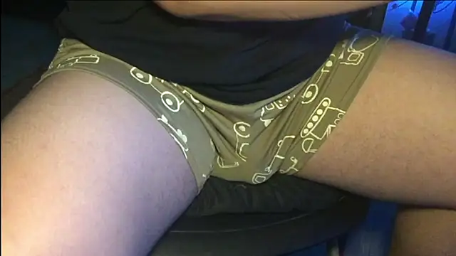 MinhTuan2002 online show from 11/23/25, 08:19