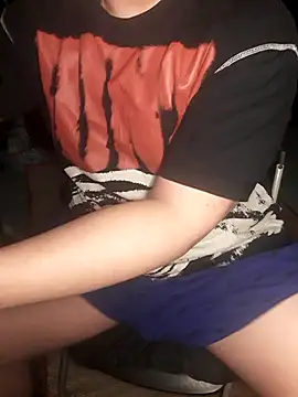 MinhTuan2002 online show from 10/26/25, 12:22