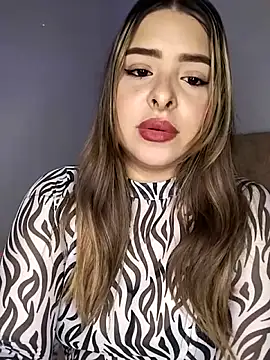 Nahomy cm online show from 04/08/26, 08:54