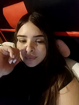 Nahomy cm online show from 05/04/26, 04:38