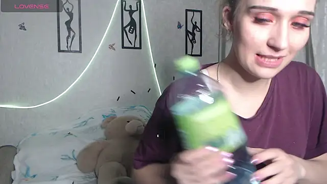 sweetest-cherry online show from 10/15/25, 05:10