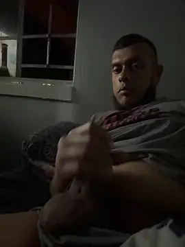 Snapshot of Smallboybigworld chatting on 12/15/25, 10:15 Smallboybigworld online show from 12/15/25, 10:15