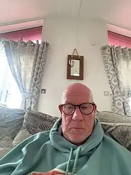 philefc online show from 10/17/25, 12:07